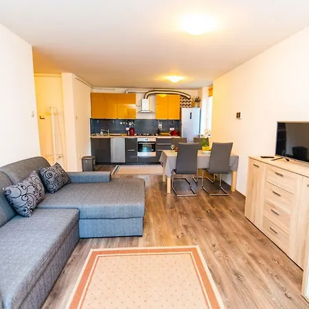 Relaxing Modern And Sunny In The Centre Apartmán